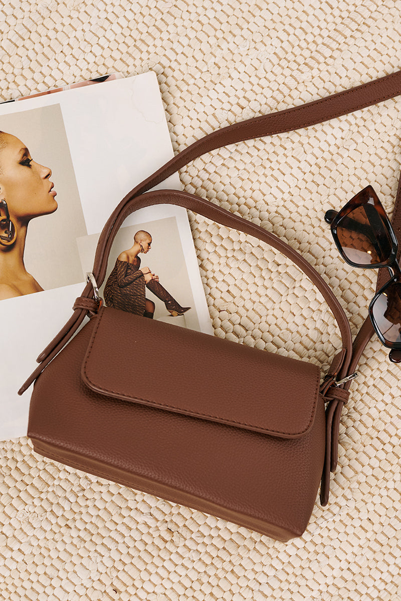 Turn On Charm Faux Leather Handbag (Brown)